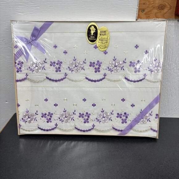 Vintage Lady Christina Embroidered Percale Pillow Cases Set of 2 Scalloped Edge - Picture 7 of 8
